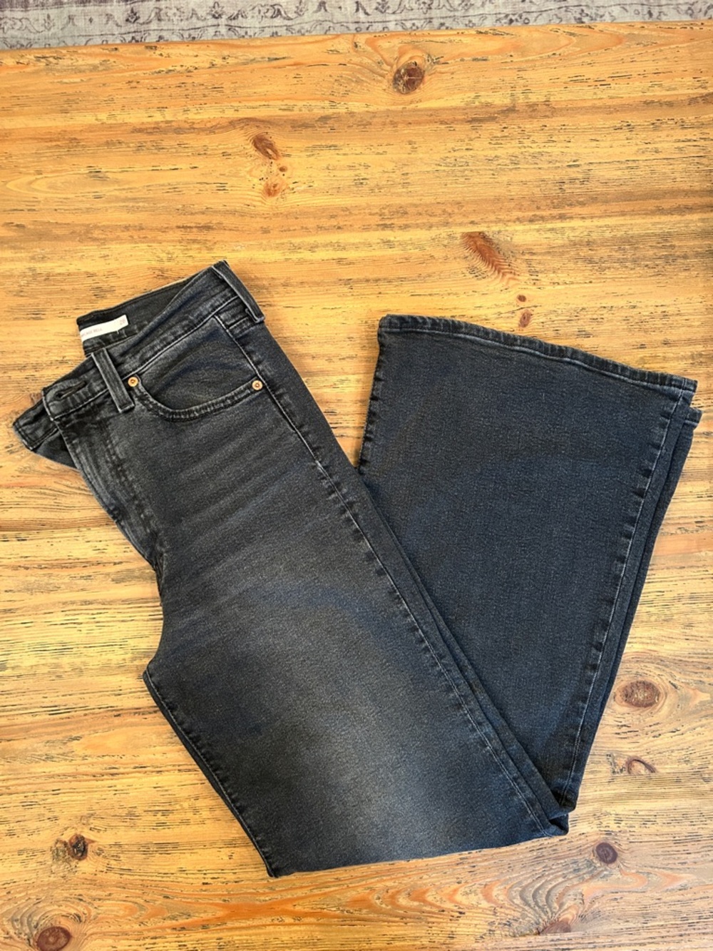 Black Levi ribcage bell Jeans 28